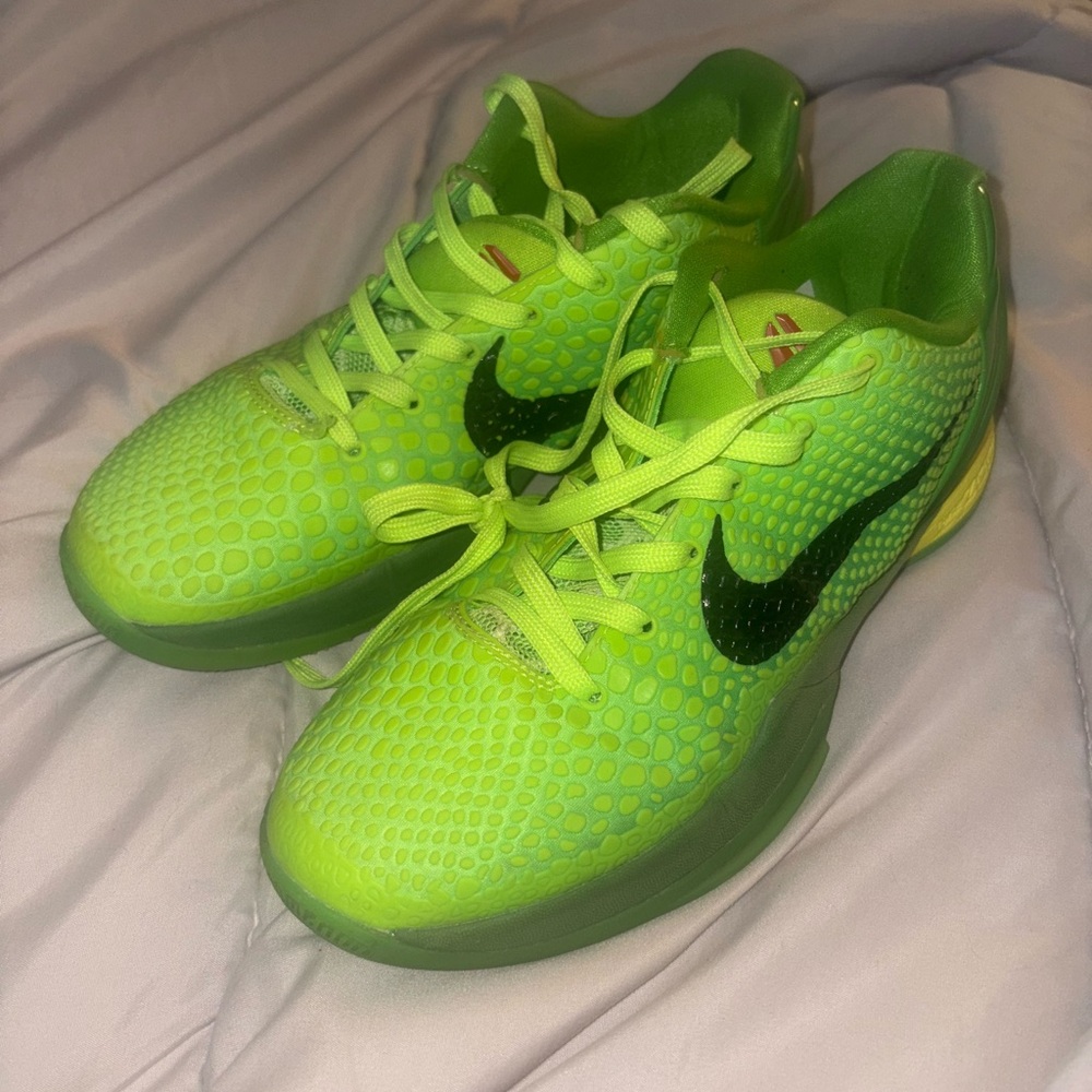 Nike Kobe Grinch